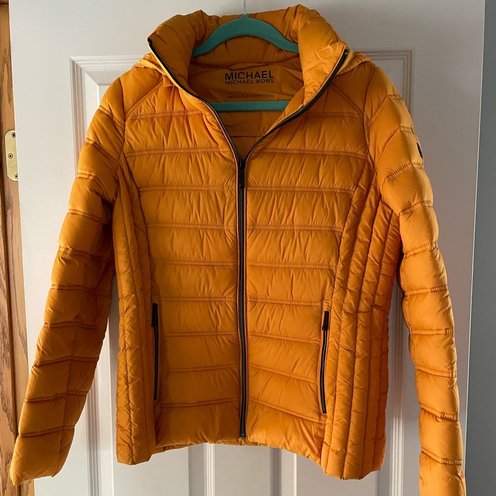 Michael Kors down packable mustard colored jacket Sz Medium